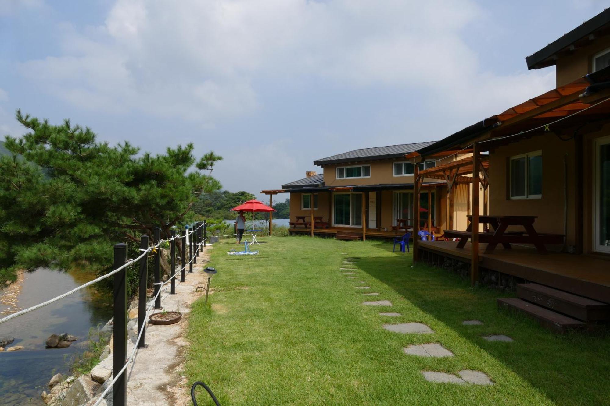 Hotel Sangju Yeoyurounhwangtojib Pensyeon Exterior foto
